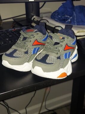 Reebok Kids Sneakers in Grey, Blue & Orange